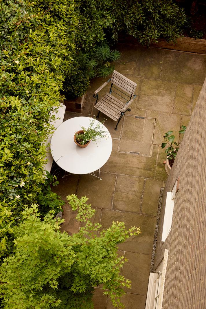 Kew Foot Road - Image 5